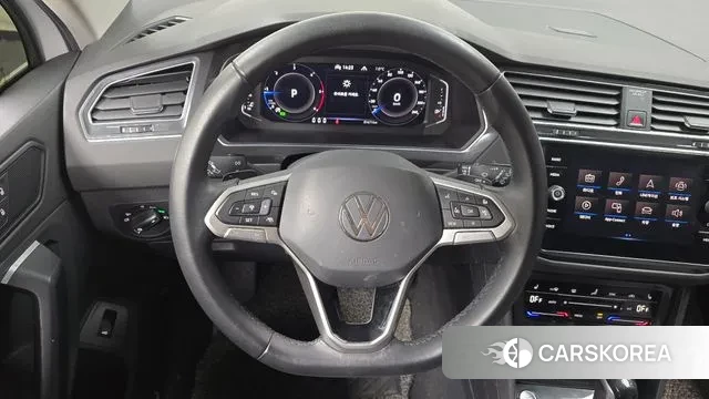 Volkswagen Tiguan second Generation 2022 Белый из Кореи, фото 4