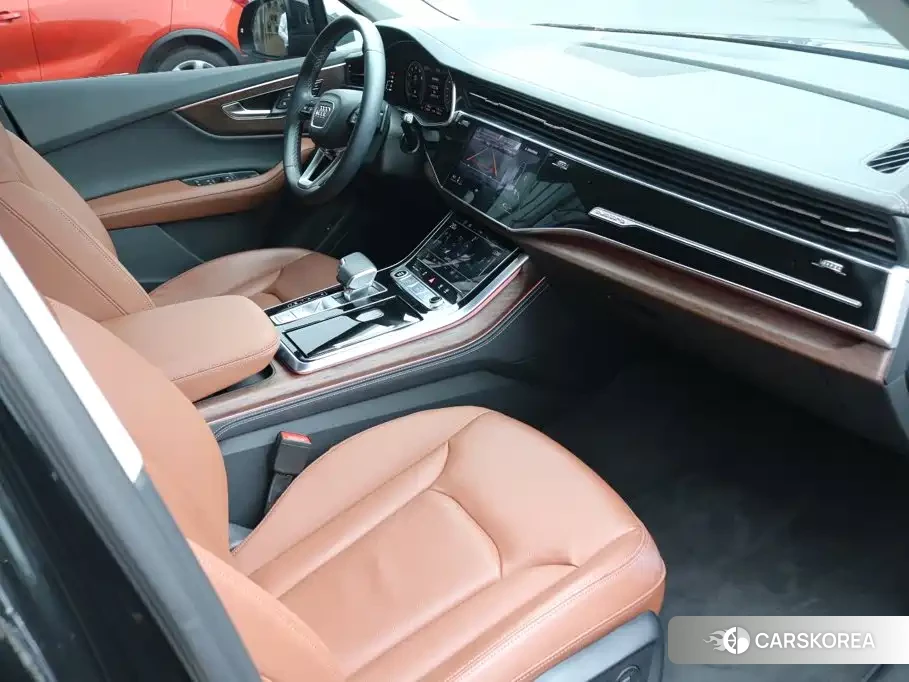 Audi Q7 2024 Черный из Китая, фото 4