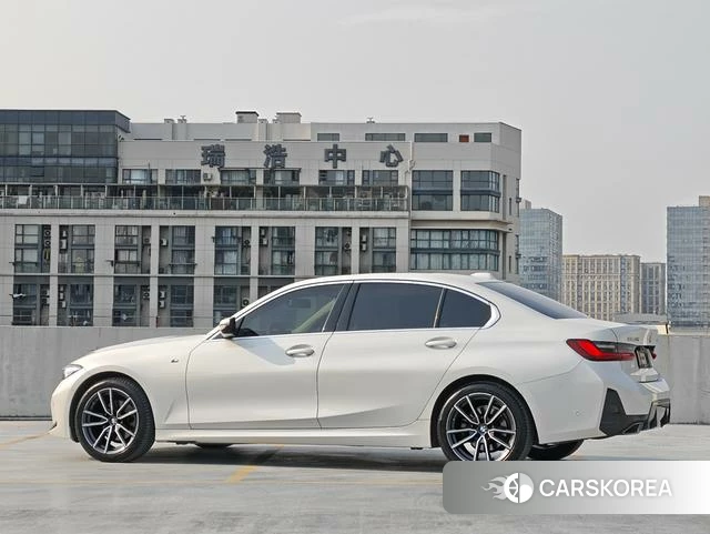 BMW 3 series 2023 Белый из Китая, фото 4