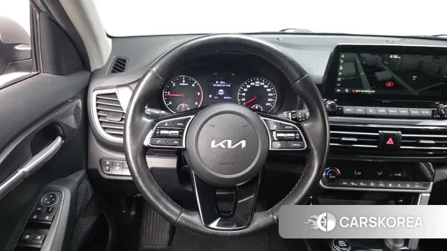 Kia Seltos 2021 Серый из Кореи, фото 4