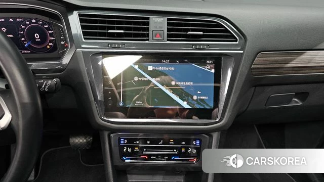 Volkswagen Tiguan Allspace 2022 Белый из Кореи, фото 4
