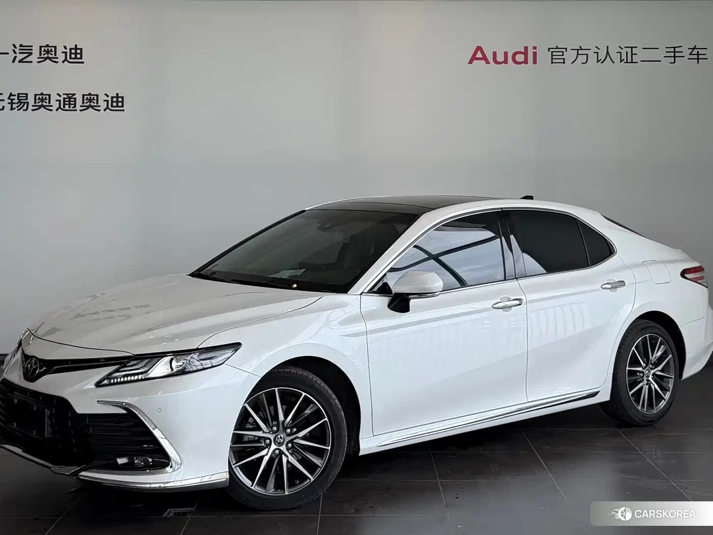 Toyota Camry 2024 Белый из Китая, фото 4
