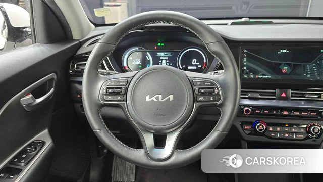 Kia Niro Plus 2022 Белый из Кореи, фото 4