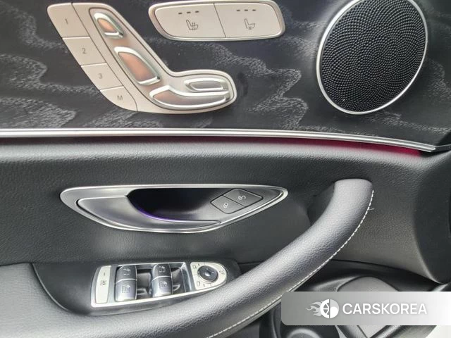 Mercedes-Benz E-Class W213 2022 Белый из Кореи, фото 4
