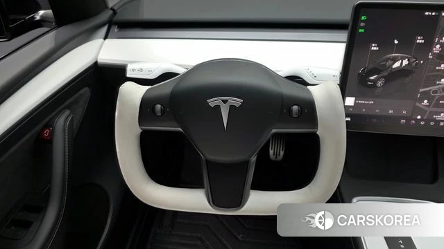 Tesla Model Y 2023 Черный из Кореи, фото 4