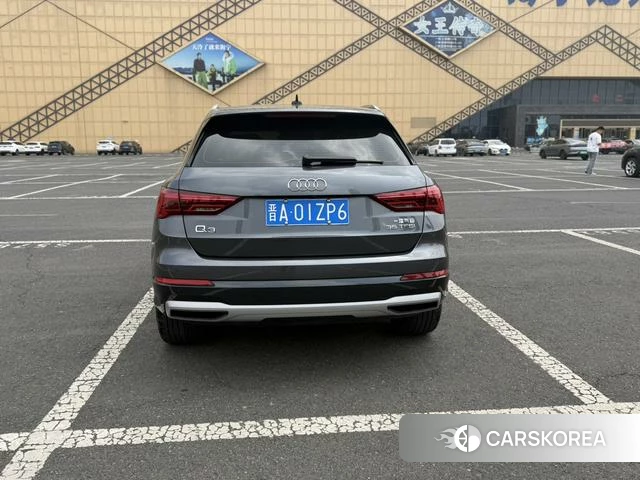 Audi Q3 2022 Темно-серый из Китая, фото 4