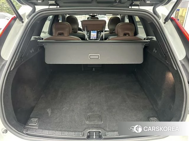 Volvo XC60 2024 Белый из Китая, фото 4