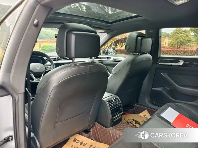 Volkswagen CC 2022 Темно-серый из Китая, фото 4