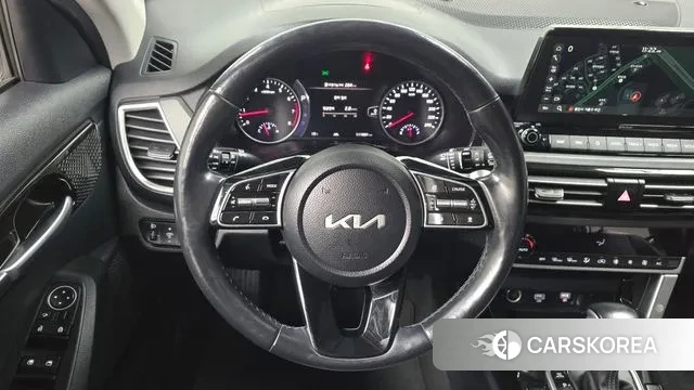 Kia Seltos 2022 Белый из Кореи, фото 4