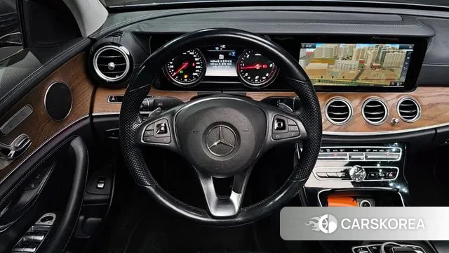 Mercedes-Benz E-Class W213 2018 Серый из Кореи, фото 4