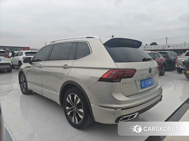 Volkswagen Tiguan L 2022 Шампань из Китая, фото 4