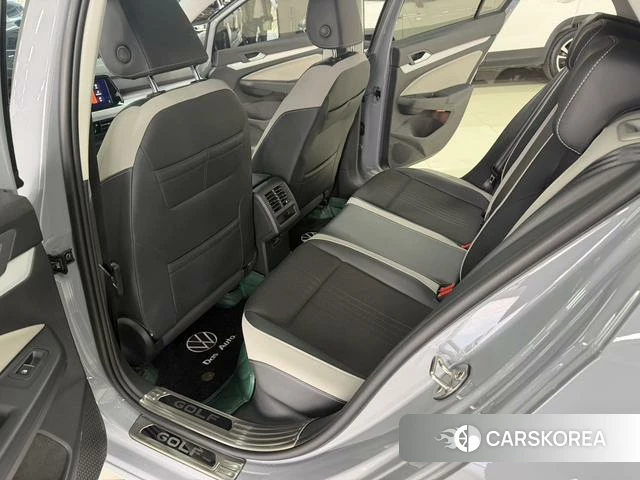Volkswagen Golf 2022 Темно-серый из Китая, фото 4