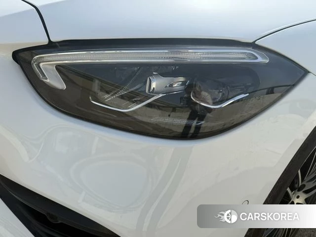 Mercedes-Benz Class C 2023 Белый из Китая, фото 4