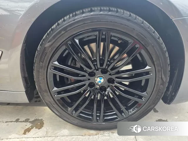 BMW 5 Series (G30) 2018 Небесно-голубой из Кореи, фото 4