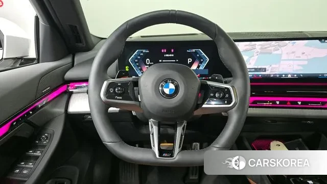 BMW 5 Series (G60) 2025 Белый из Кореи, фото 4