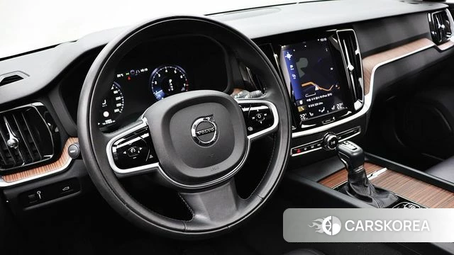 Volvo V60 Cross-Country 2nd Generation 2019 Белый из Кореи, фото 4