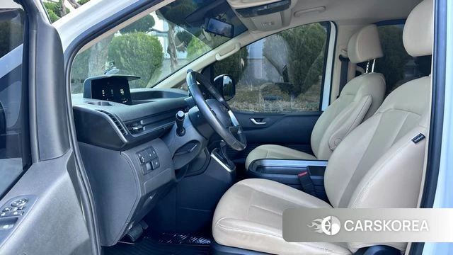 Hyundai Staria 2022 Белый из Кореи, фото 4