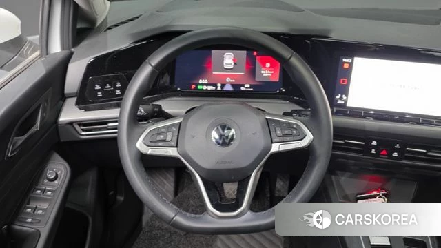 Volkswagen Golf 8th Generation 2022 Белый из Кореи, фото 4