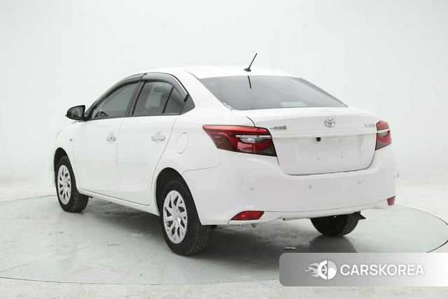 Toyota Vios 2023 Белый из Китая, фото 4