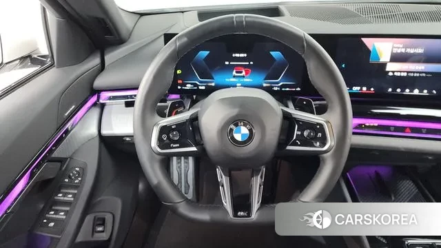 BMW 5 Series (G60) 2023 Белый из Кореи, фото 4