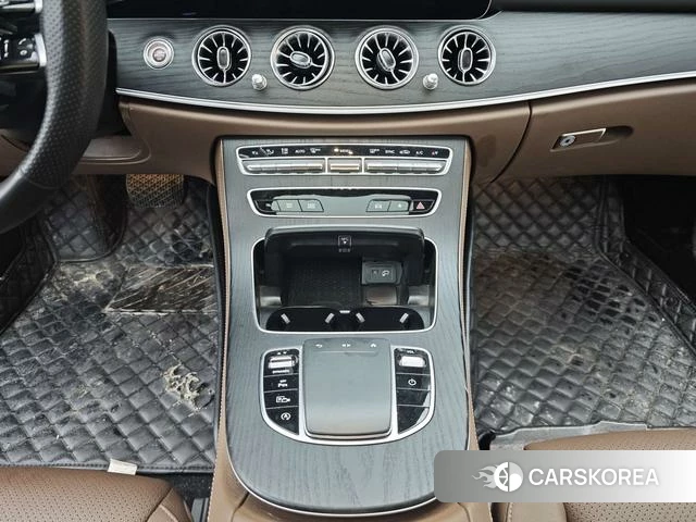 Mercedes-Benz E-class 2023 Черный из Китая, фото 4