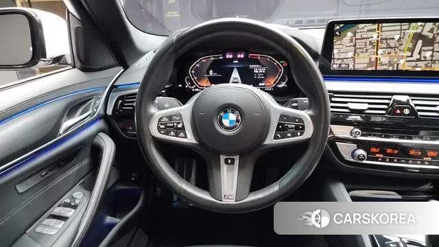 BMW 5 Series (G30) 2022 Белый из Кореи, фото 4