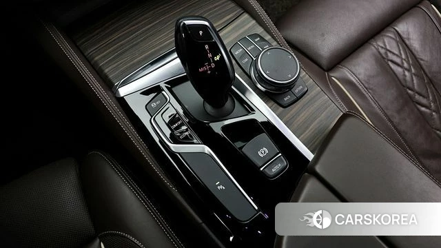 BMW 5 Series (G30) 2018 Белый из Кореи, фото 4