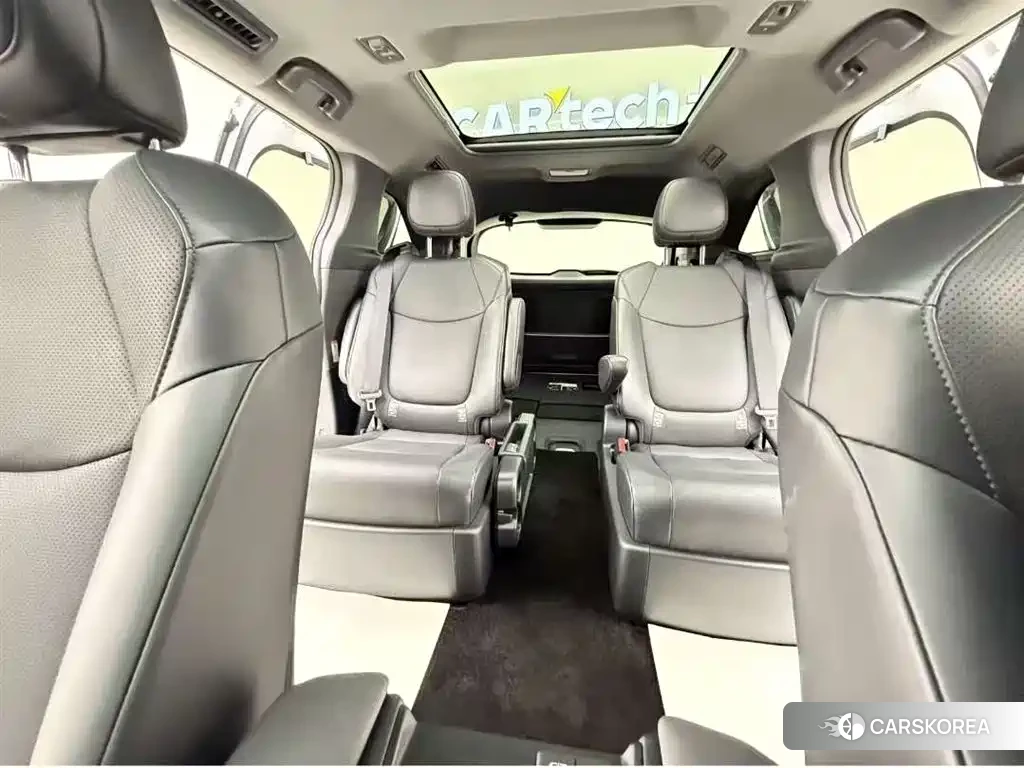 Toyota Granvia 2025 Белый из Китая, фото 4