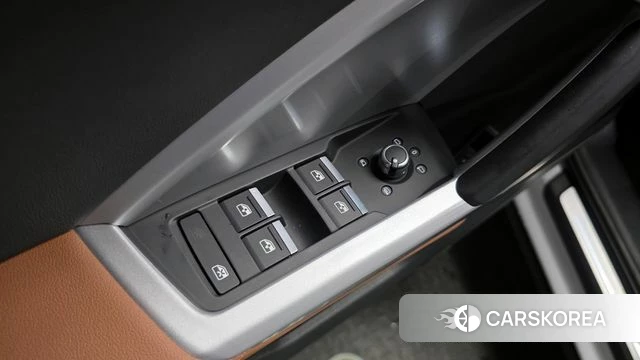 Audi Q3 (F3) 2025 Белый из Кореи, фото 4