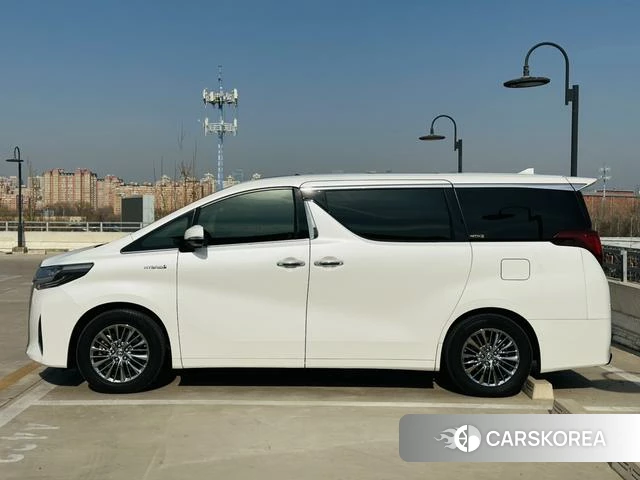 Toyota Elfa 2023 Белый из Китая, фото 4