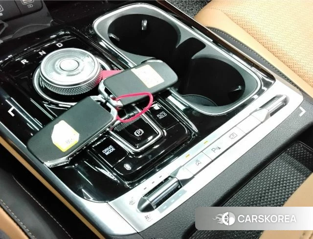 Kia Carnival 4th generation 2023 Серебристо-серый из Кореи, фото 4