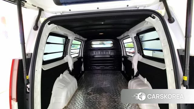 Hyundai Staria 2025 Белый из Кореи, фото 4