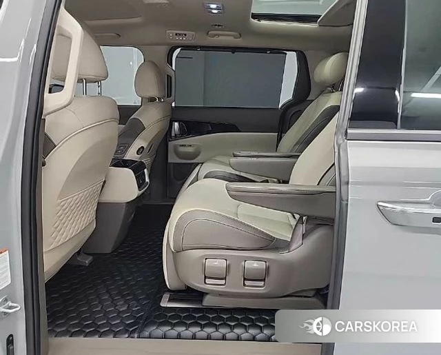 Kia The New Carnival 4th Generation 2024 Серебристо-серый из Кореи, фото 4