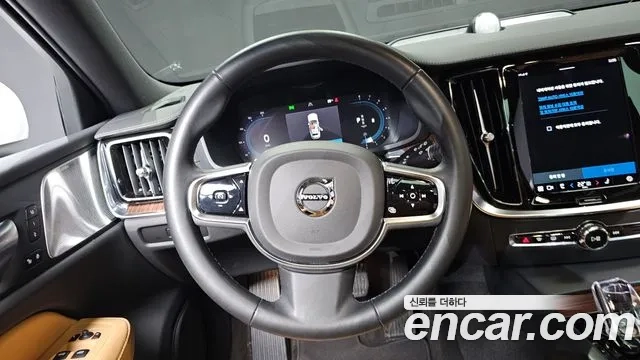 Volvo V60 Cross-Country 2nd Generation 2023 Белый из Кореи, фото 4