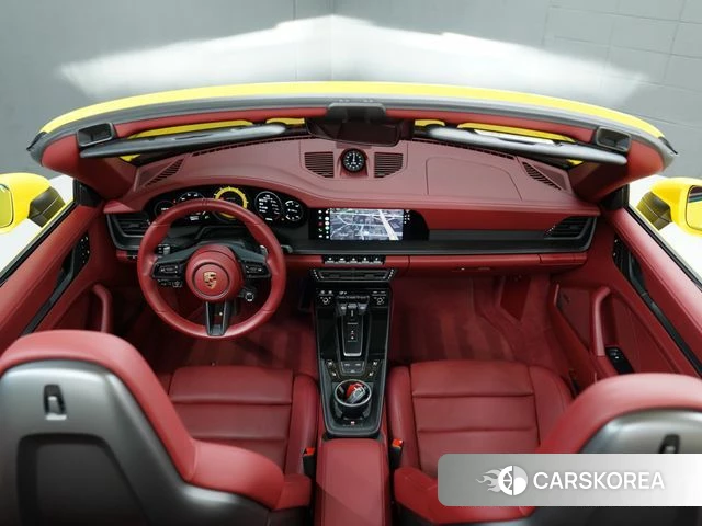 Porsche 911(992) 2023 Желтый из Кореи, фото 4