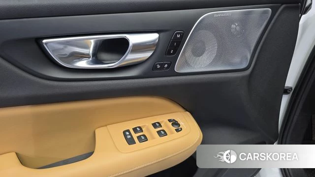 Volvo S60 3rd generation 2021 Белый из Кореи, фото 4