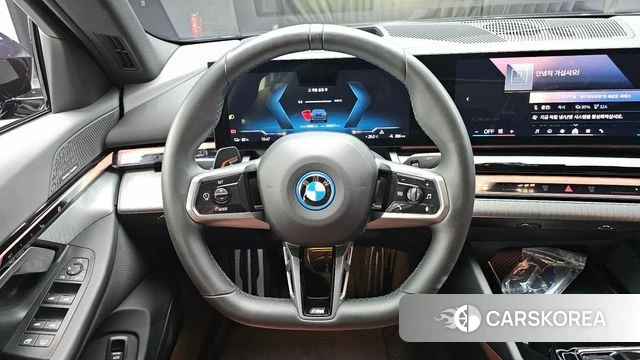 BMW i5 (G60) 2024 Черный из Кореи, фото 4