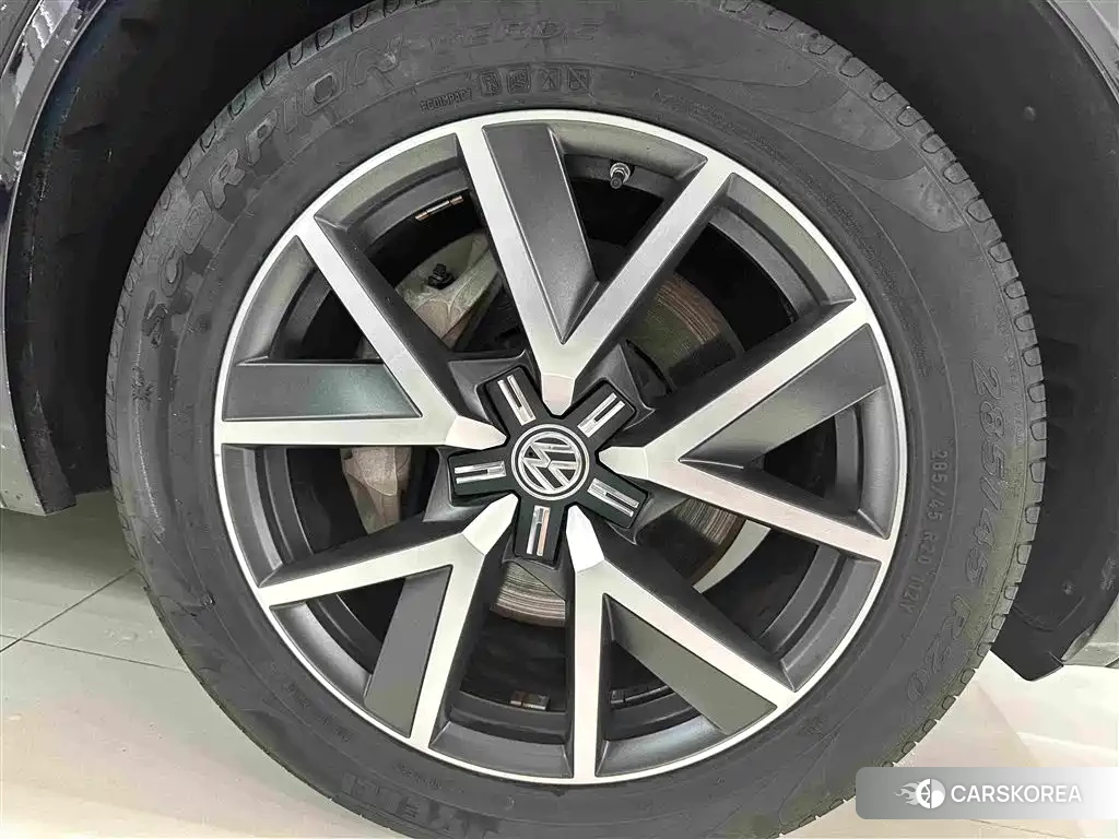 Volkswagen Touareg 2019 Черный из Китая, фото 4