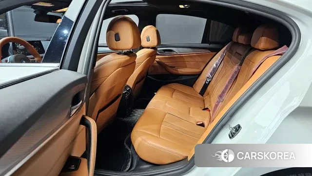 BMW 5 Series (G30) 2018 Белый из Кореи, фото 4