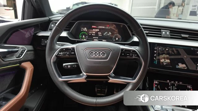 Audi e-Tron 2020 Синий из Кореи, фото 4