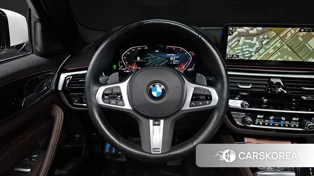 BMW 5 Series (G30) 2023 Белый из Кореи, фото 4