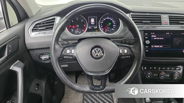Volkswagen Tiguan second Generation 2020 Серебряный из Кореи, фото 4