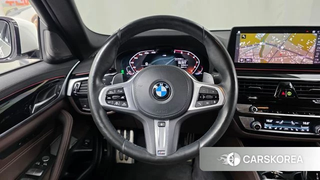 BMW 5 Series (G30) 2021 Белый из Кореи, фото 4