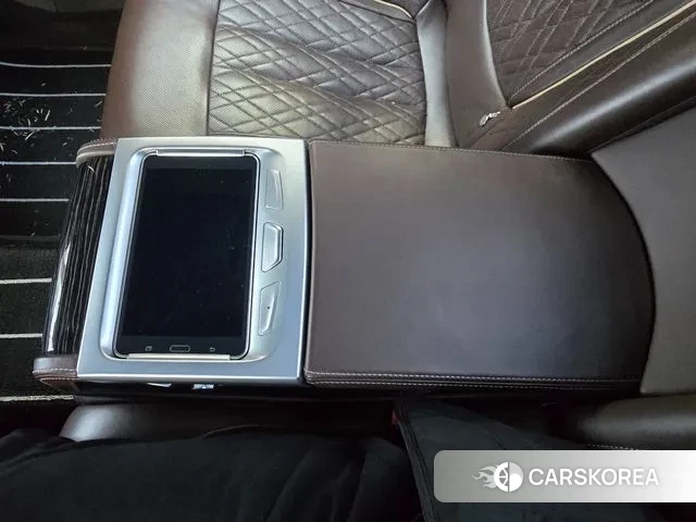 BMW 7 Series (G11) 2020 Песочный из Кореи, фото 4