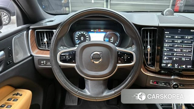 Volvo XC60 second Generation 2021 Черный из Кореи, фото 4
