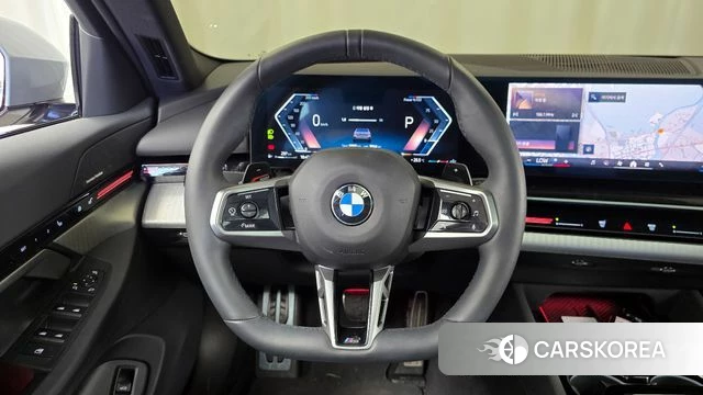 BMW 5 Series (G60) 2024 Светло-серебряный цвет из Кореи, фото 4