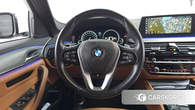 BMW 5 Series (G30) 2018 Белый из Кореи, фото 4