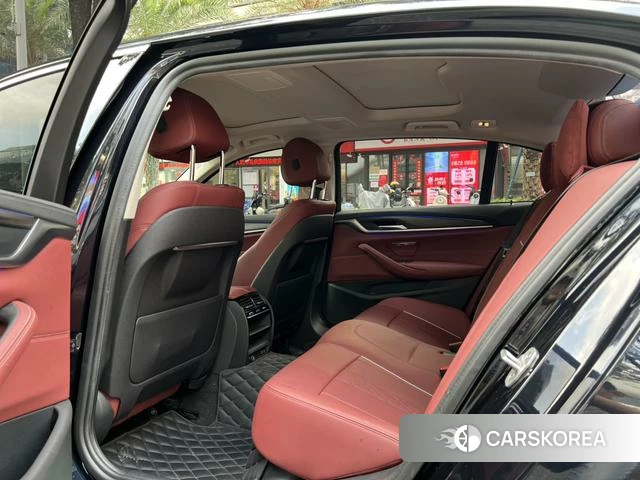 BMW 5 series 2021 Черный из Китая, фото 4