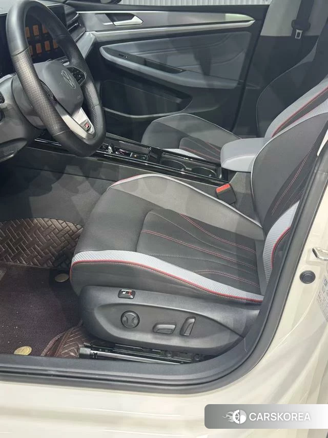 Volkswagen Lingdu 2023 Белый из Китая, фото 4