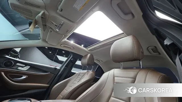 Mercedes-Benz E-Class W213 2018 Черный из Кореи, фото 4